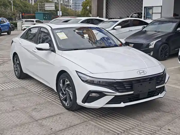 Hyundai Elantra 2023