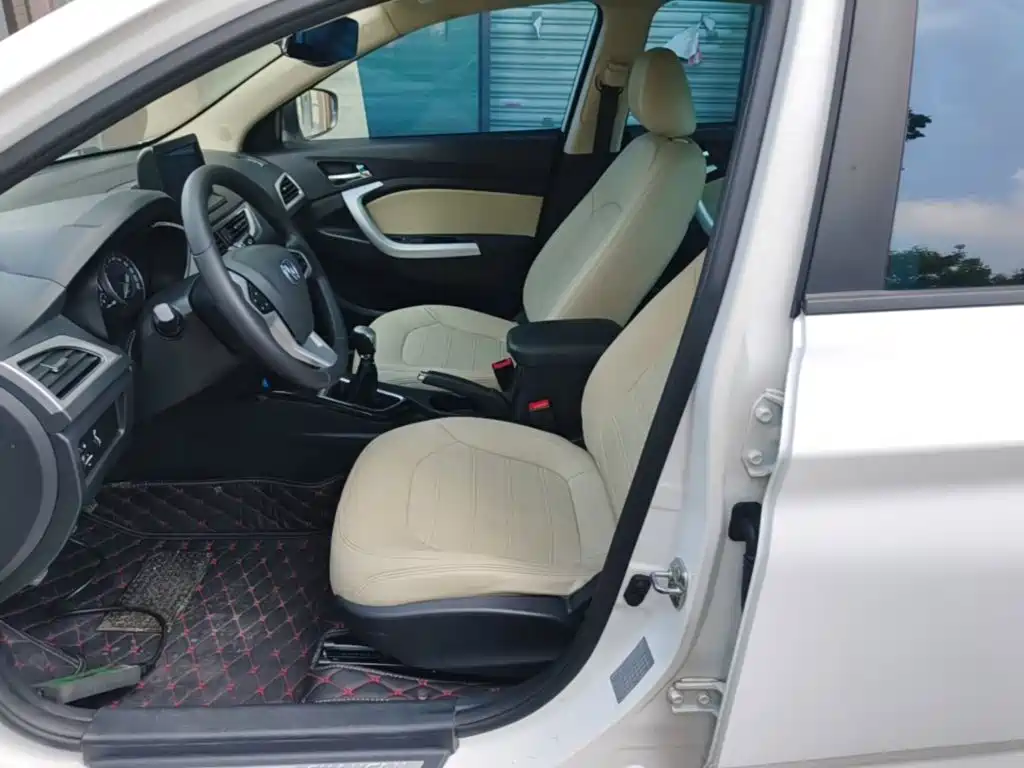 Changan Yuexiang V7 2017 — фото 15
