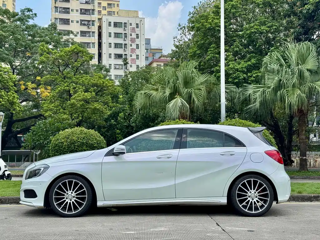 Mercedes-Benz A-Class 2015