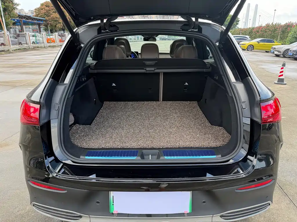 Mercedes-Benz EQE SUV 2025 — фото 17