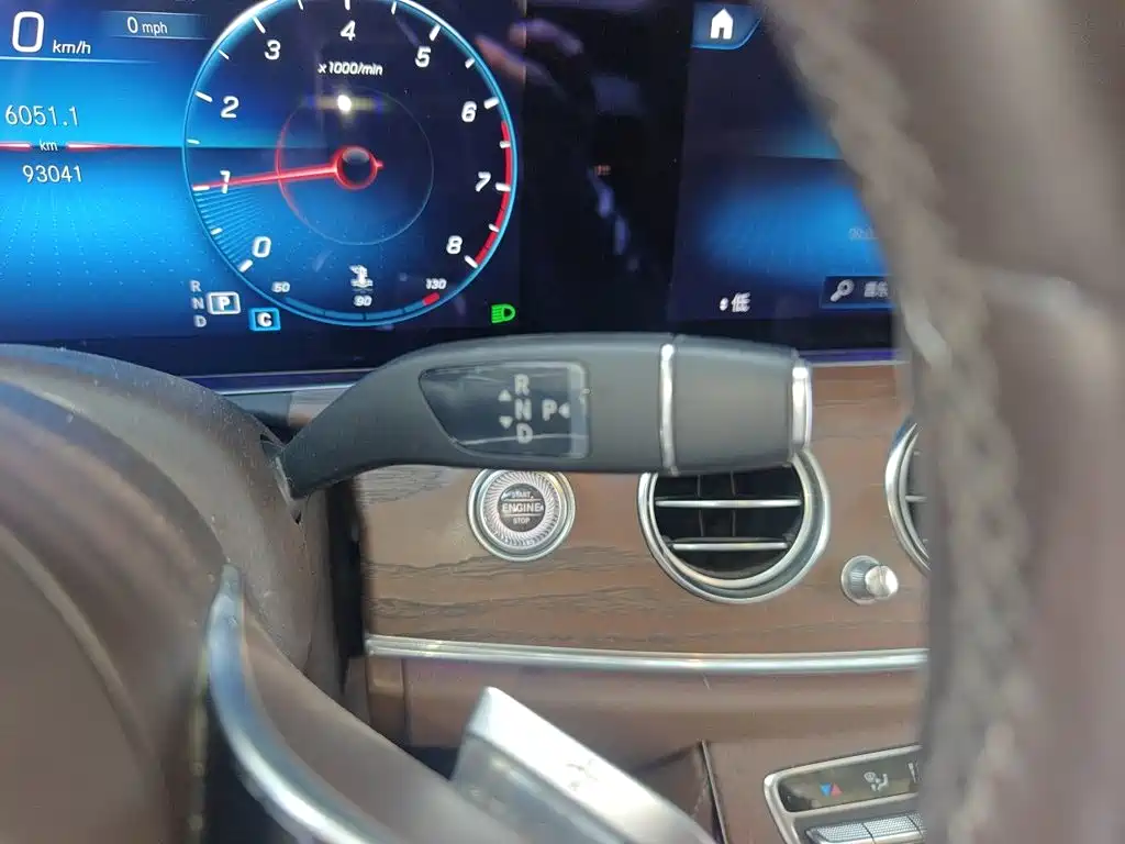 Mercedes-Benz E-Class 2022 — фото 15