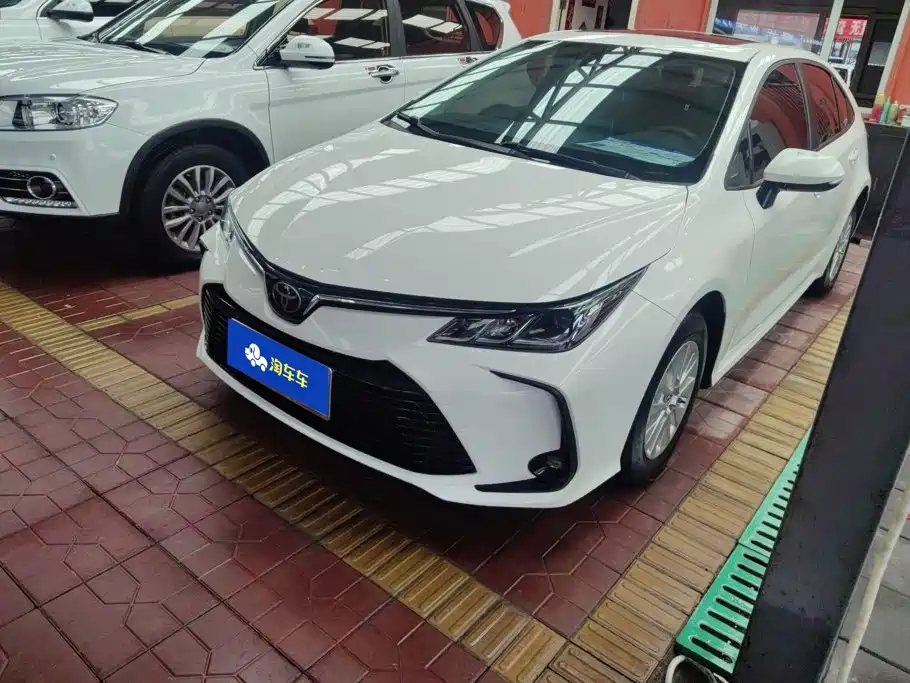Toyota Corolla 2020 — фото 1