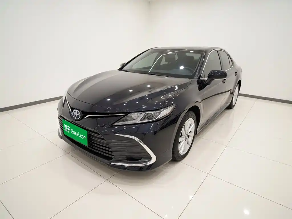 Toyota Camry 2024 — фото 1