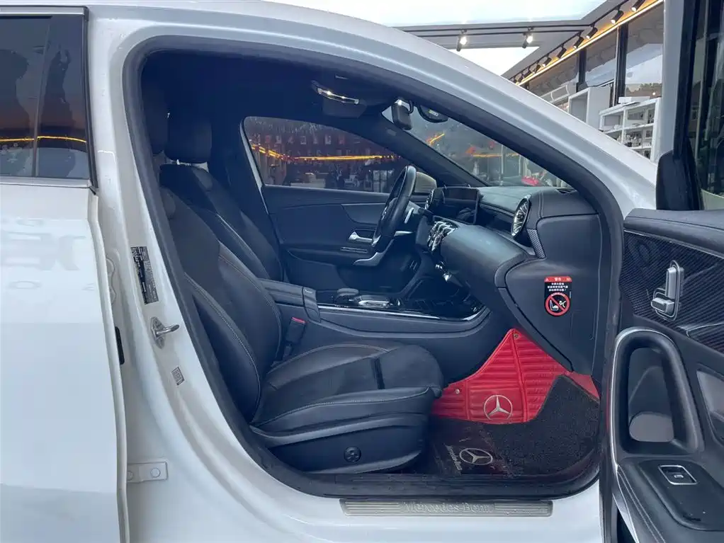 Mercedes-Benz A-Class 2021 — фото 17