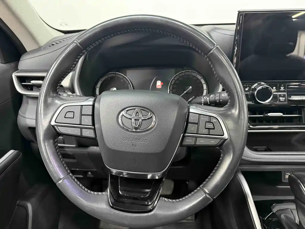 Toyota Highlander 2024 — фото 11