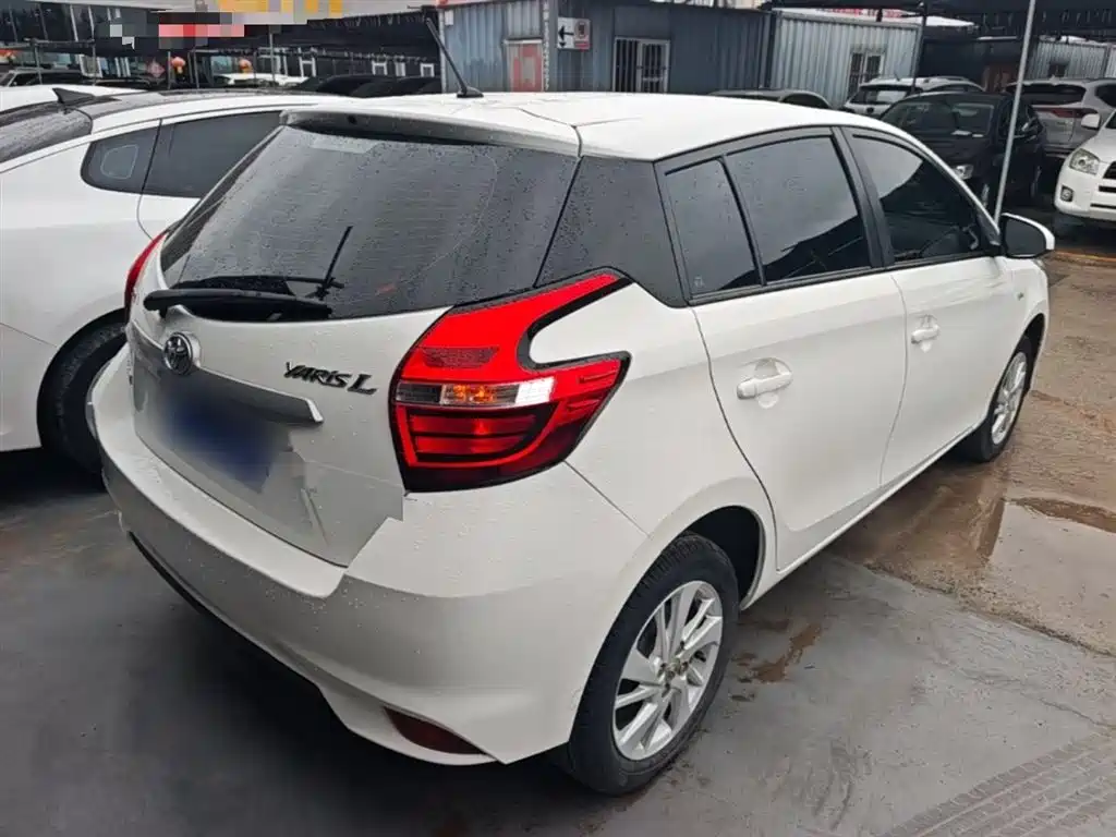Toyota Yaris L 2019 — фото 7