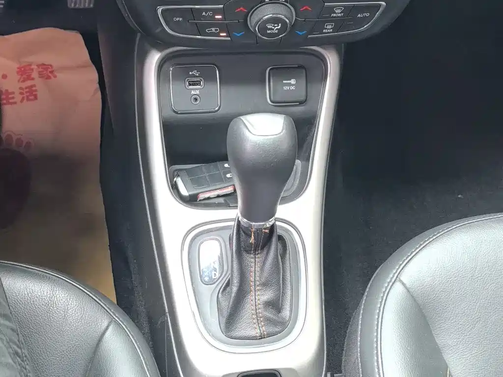 Jeep Compass 2019 — фото 14