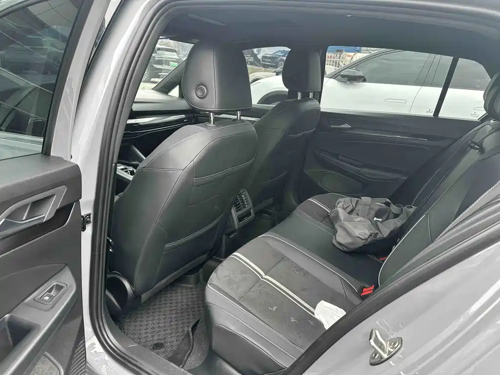 Volkswagen Golf 2023