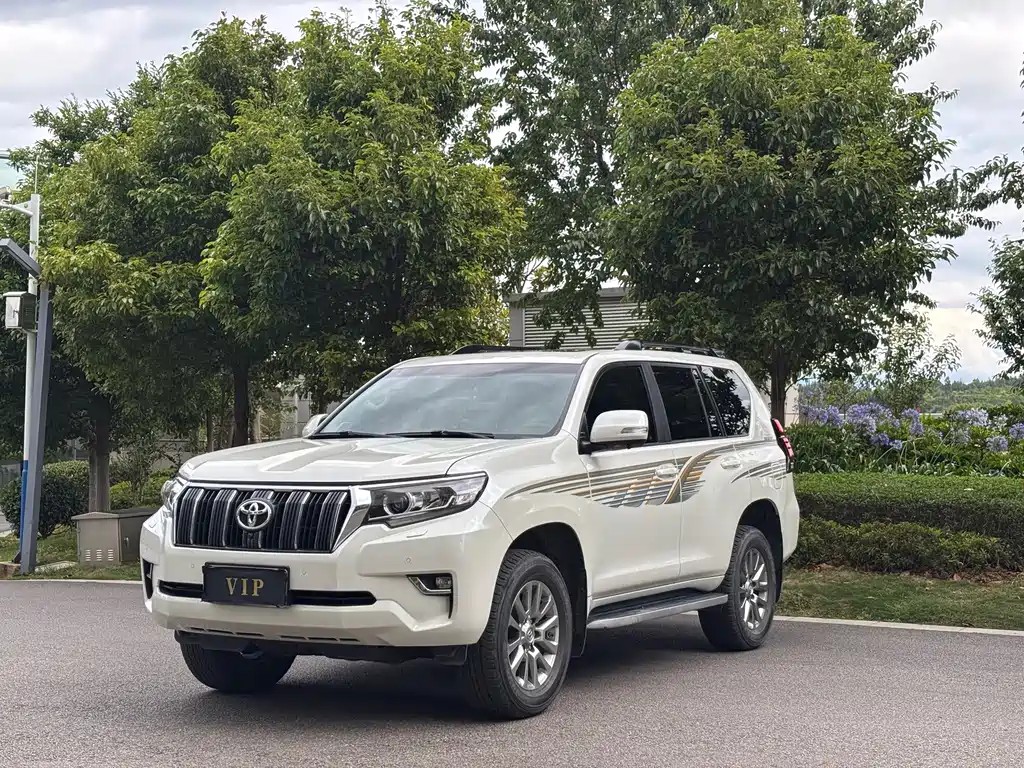 Toyota Prado 2019 — фото 1