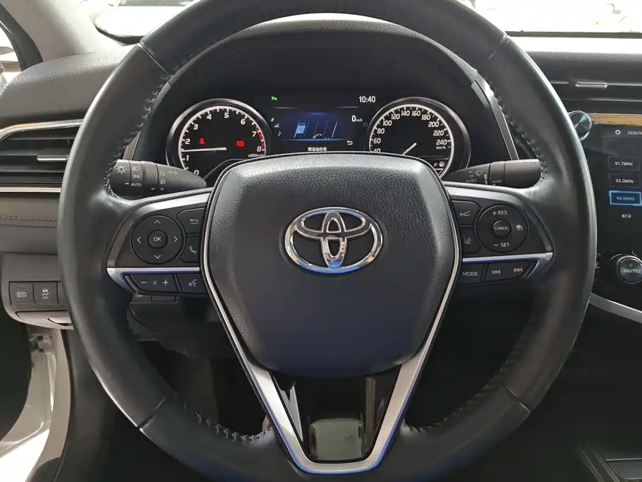 Toyota Camry 2019 — фото 15