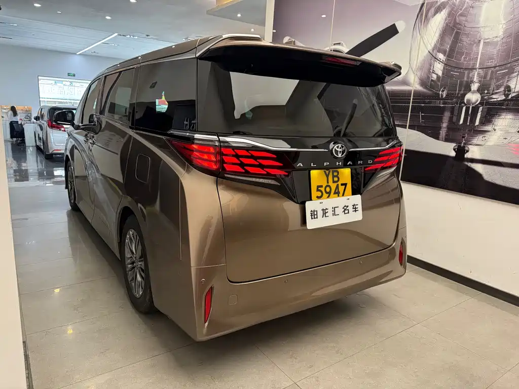 Toyota Alphard 2026 — фото 15