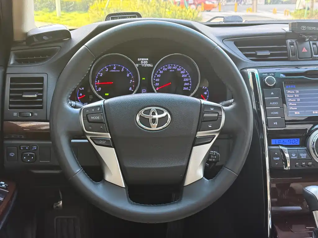 Toyota Reiz 2015 — фото 17