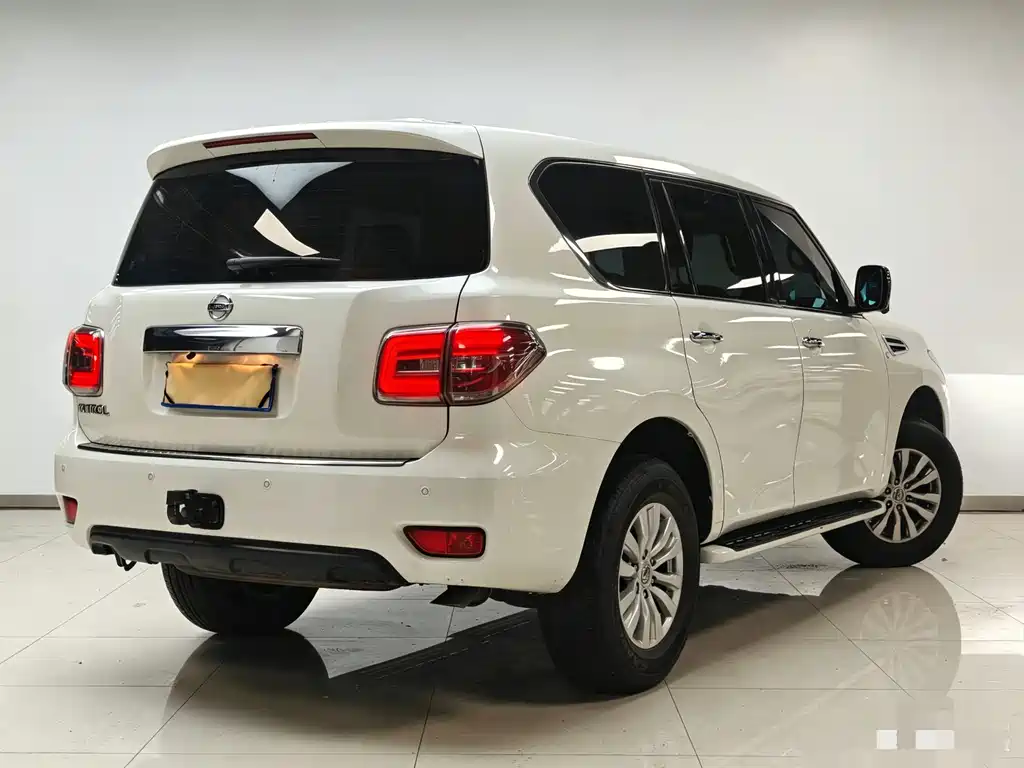 Nissan Patrol 2017 — фото 17