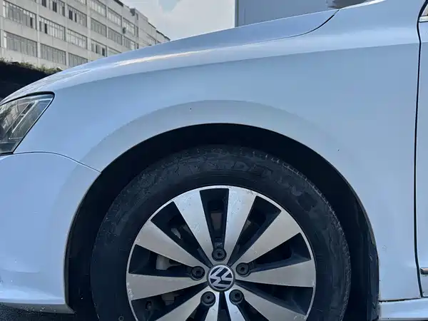 Volkswagen Sagitar 2018