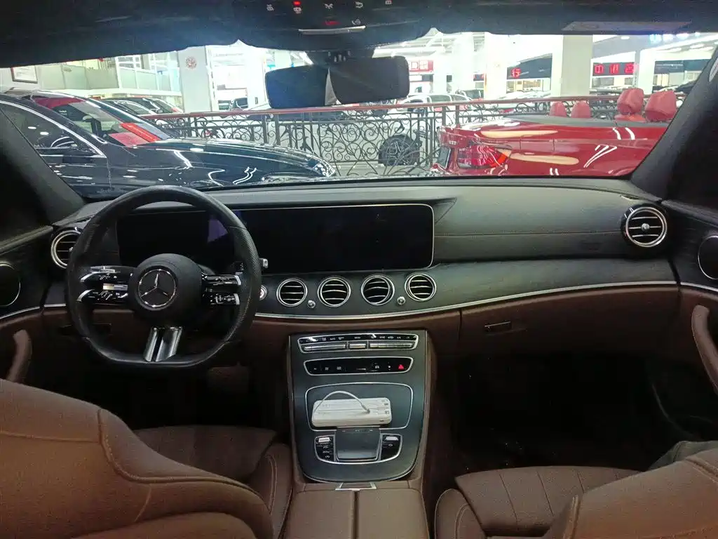 Mercedes-Benz E-Class 2023 — фото 9