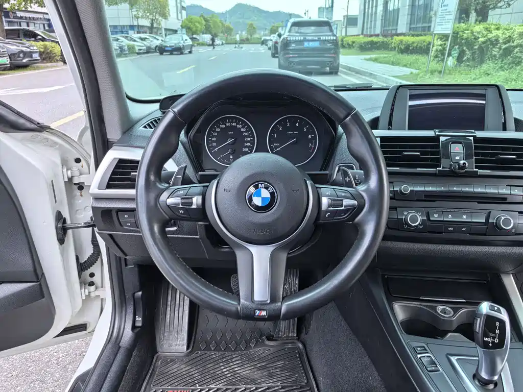 BMW 1 Series 2014 — фото 9