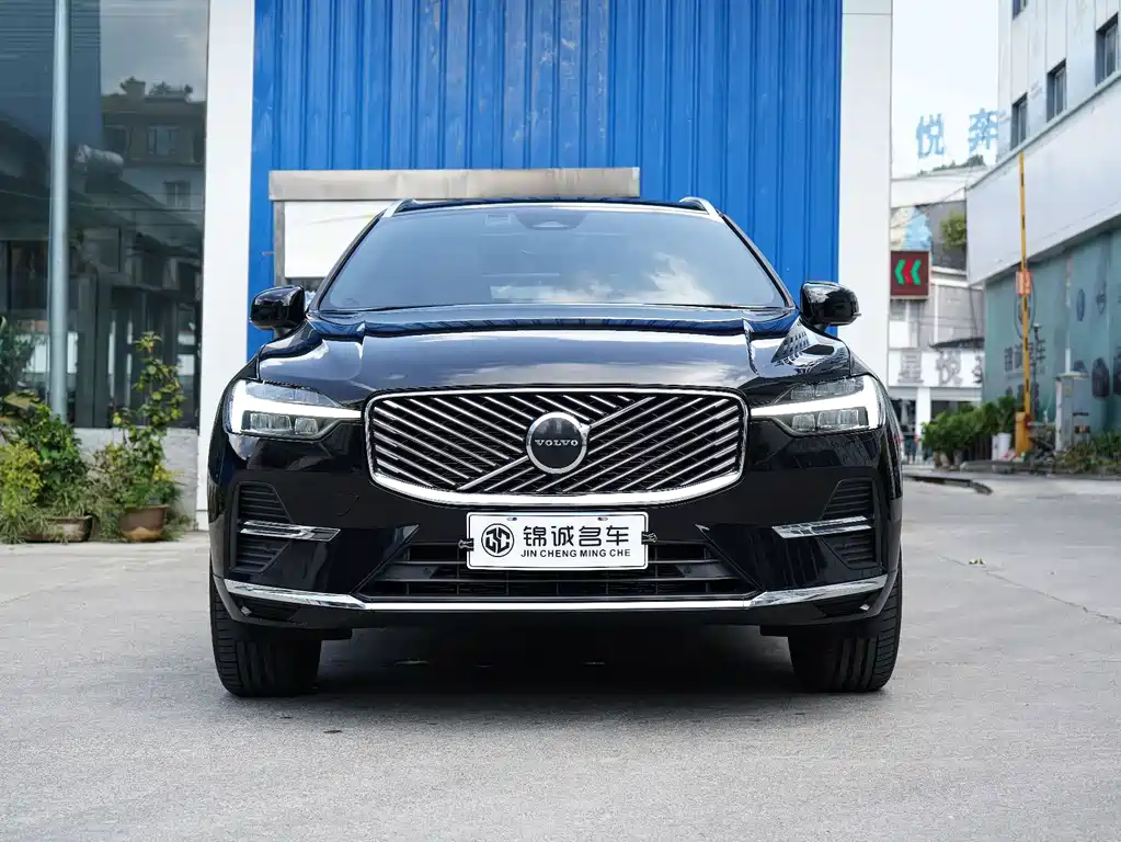 Volvo XC60 2025 — фото 2