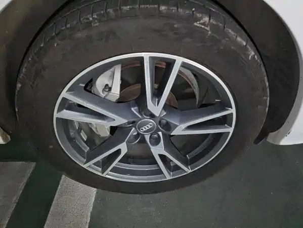 Audi Q5L 2020