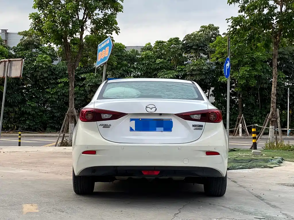 Mazda 3 Axela 2015 — фото 9