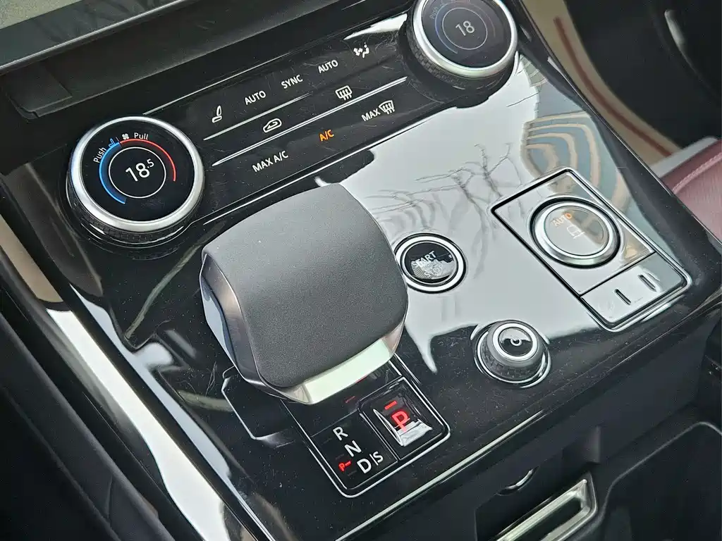 Land Rover Sport 2024 — фото 14