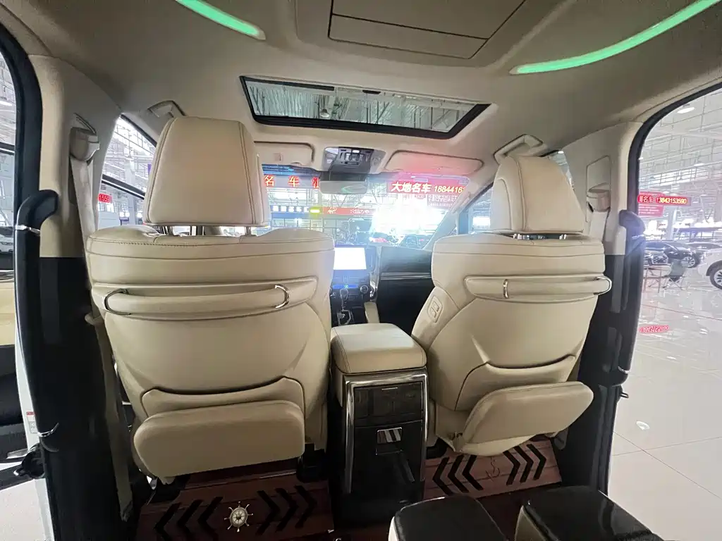 Toyota Vellfire 2020 — фото 16