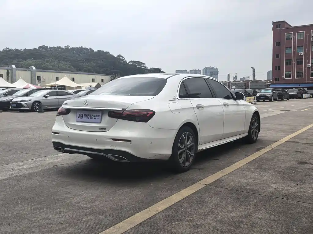 Mercedes-Benz E-Class 2023 — фото 4