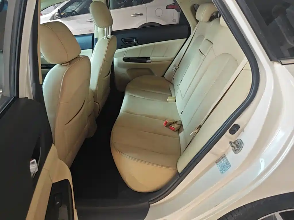 Changan Eado 2015 — фото 17