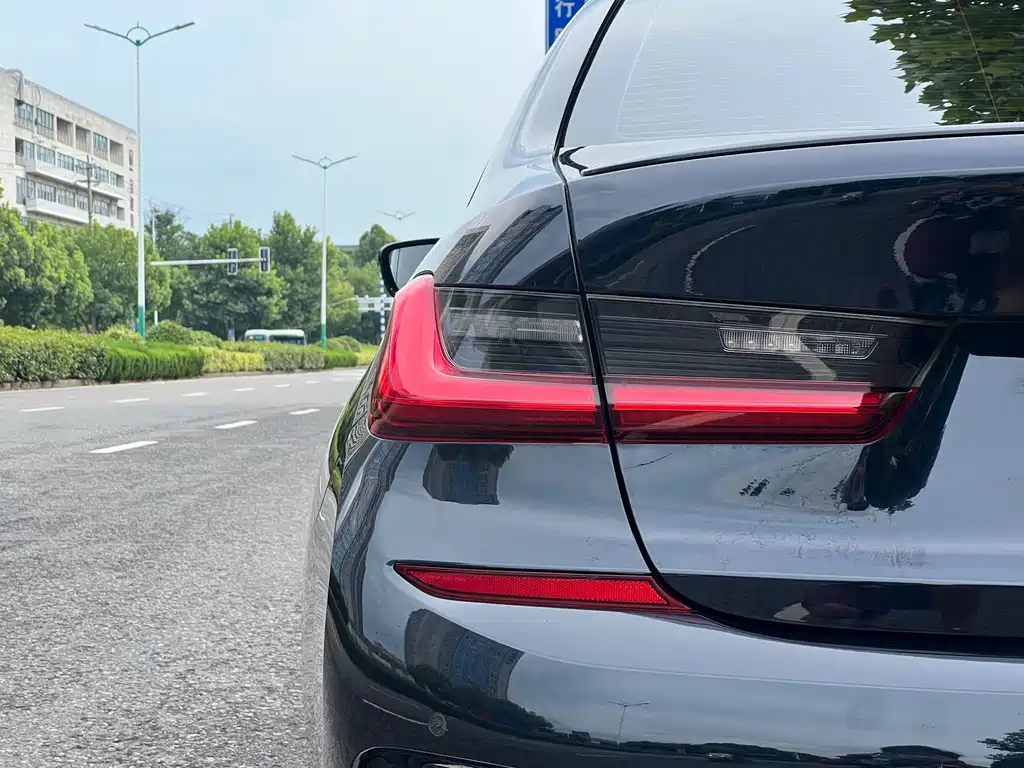 BMW 3 Series 2021