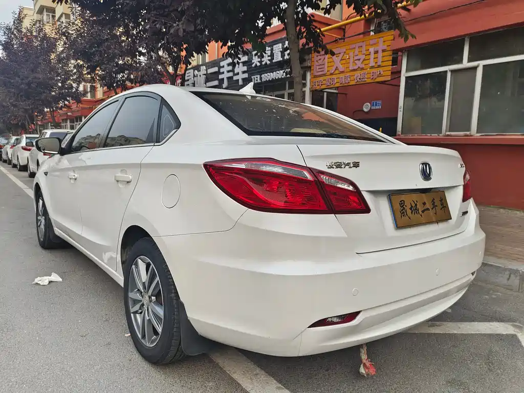 Changan Eado 2016 — фото 6