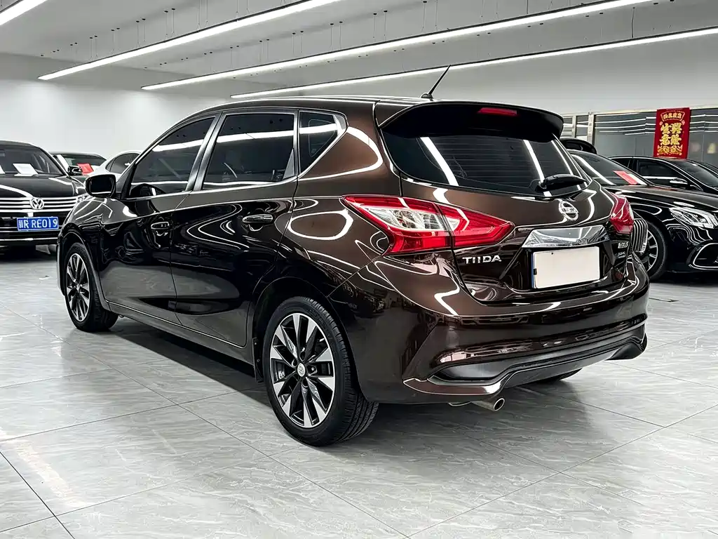 Nissan Tiida 2017 — фото 6