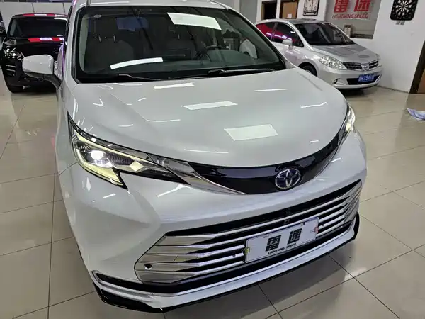 Toyota Sienna 2023