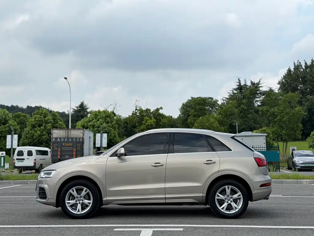 Audi Q3 2018 — фото 15
