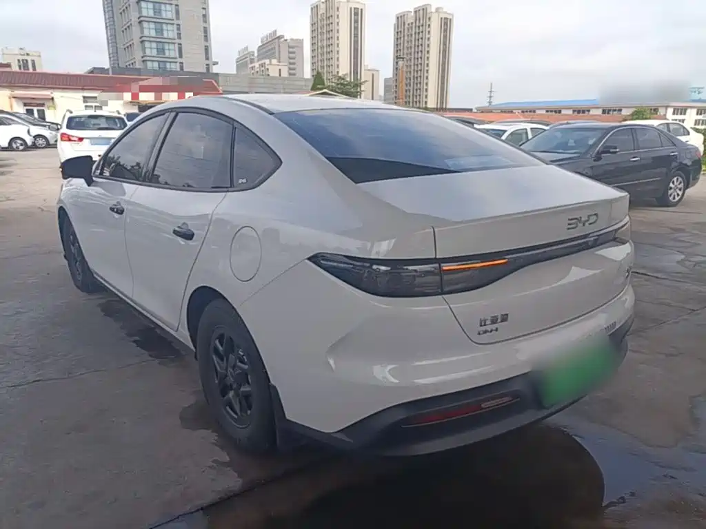 BYD Seal 05 DM-i 2025 — фото 5