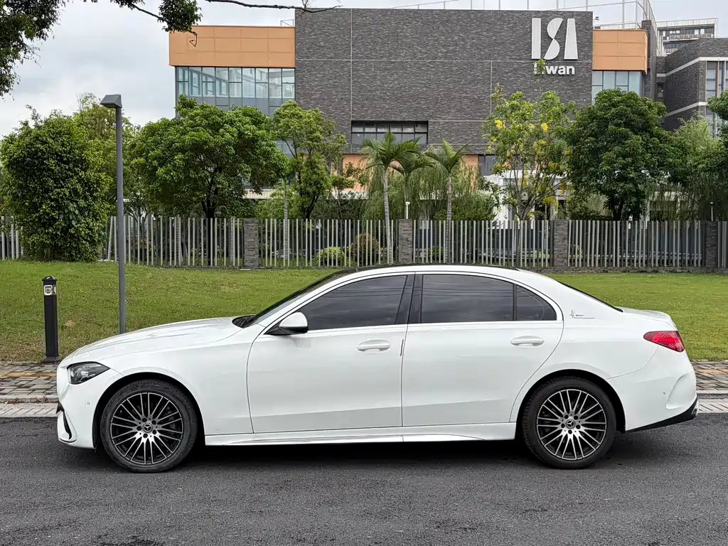 Mercedes-Benz C-Class 2022 — фото 2
