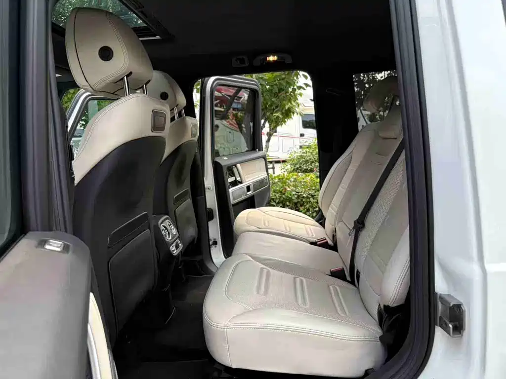 Mercedes-Benz G-Class 2023 — фото 13