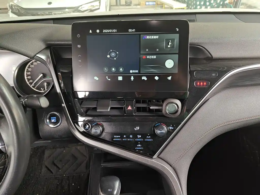 Toyota Camry 2021 — фото 13
