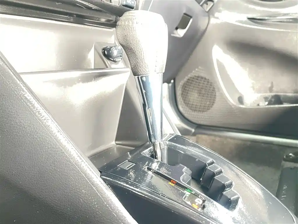 Toyota Yaris L 2020 — фото 21
