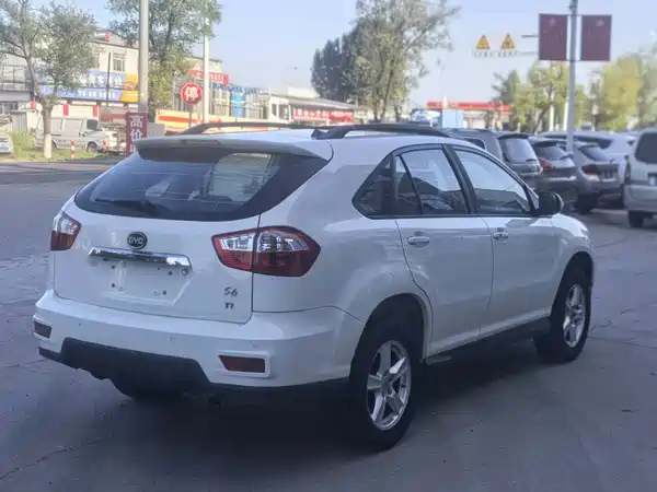 BYD S6 2016