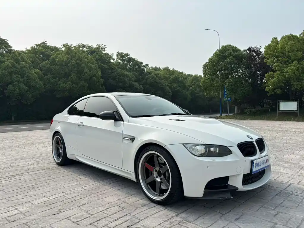 BMW M3 2011 — фото 2