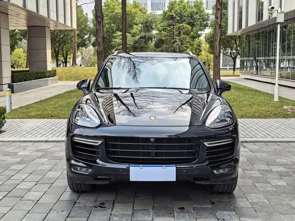 Porsche Cayenne 2017 — фото 2