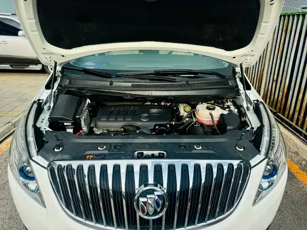 Buick GL8 2013