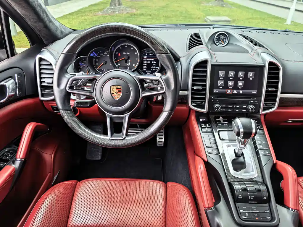 Porsche Cayenne 2017 — фото 33