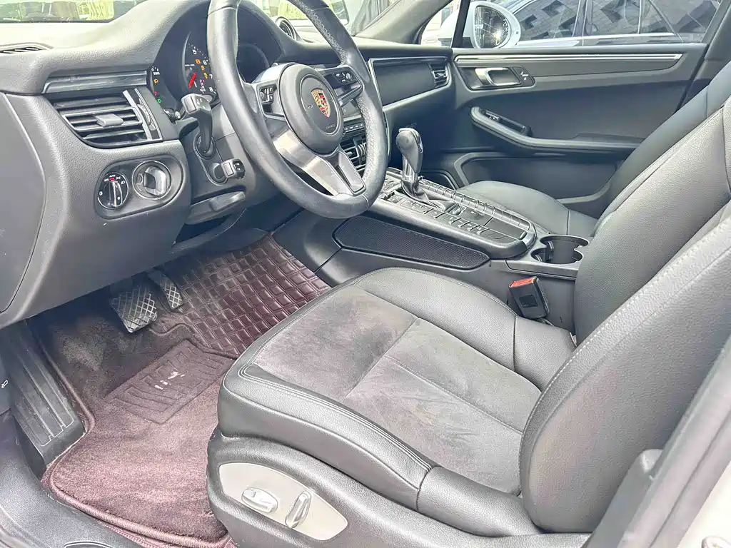 Porsche Macan 2020 — фото 18