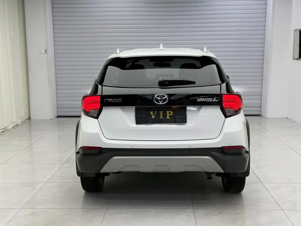 Toyota Yaris L 2021 — фото 5