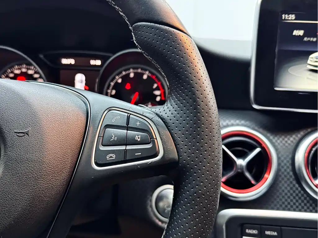 Mercedes-Benz A-Class 2016 — фото 20