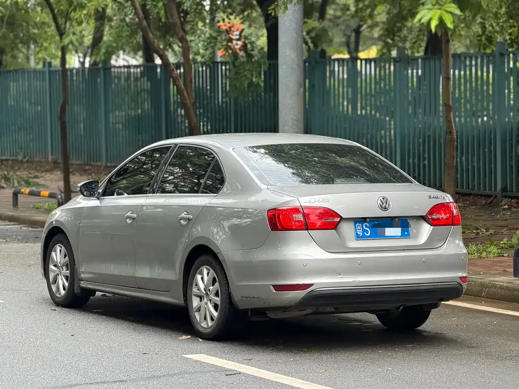 Volkswagen Sagitar 2013