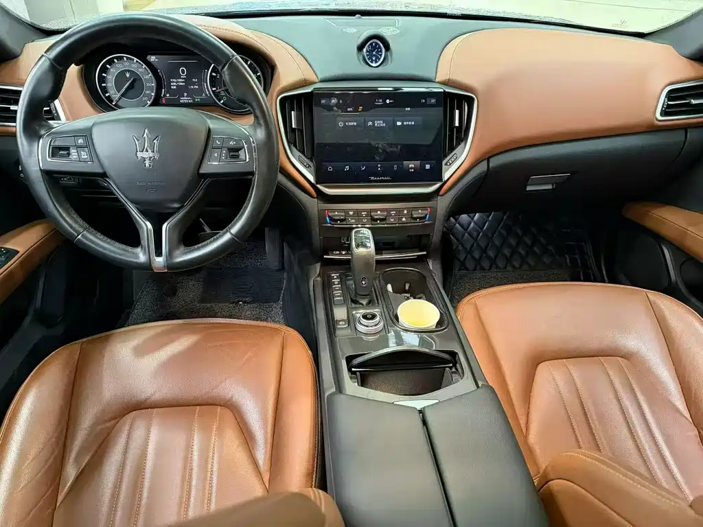Maserati Ghibli 2021 — фото 9
