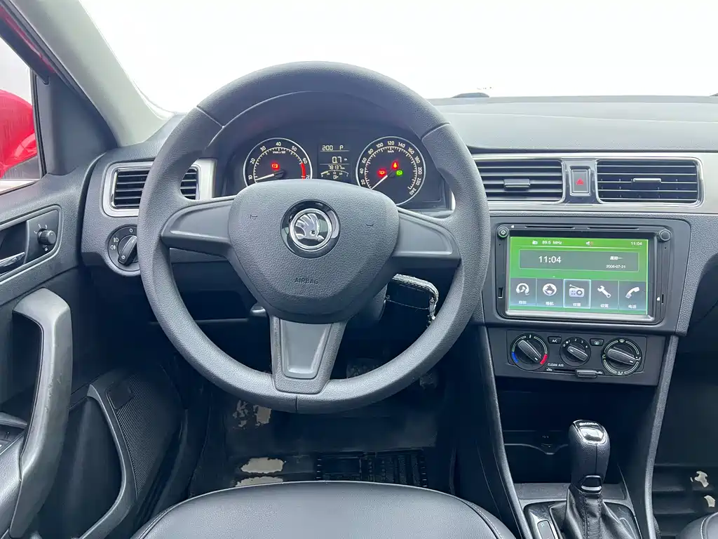 Skoda Rapid Spaceback 2016 — фото 12