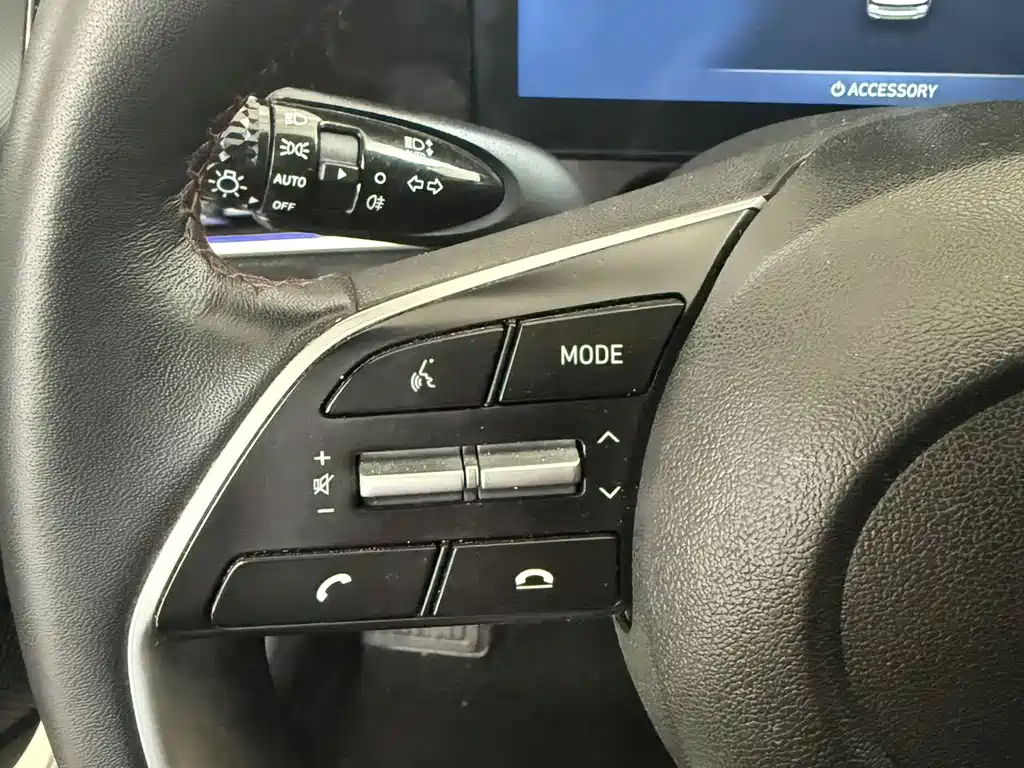 Hyundai Elantra 2023 — фото 10