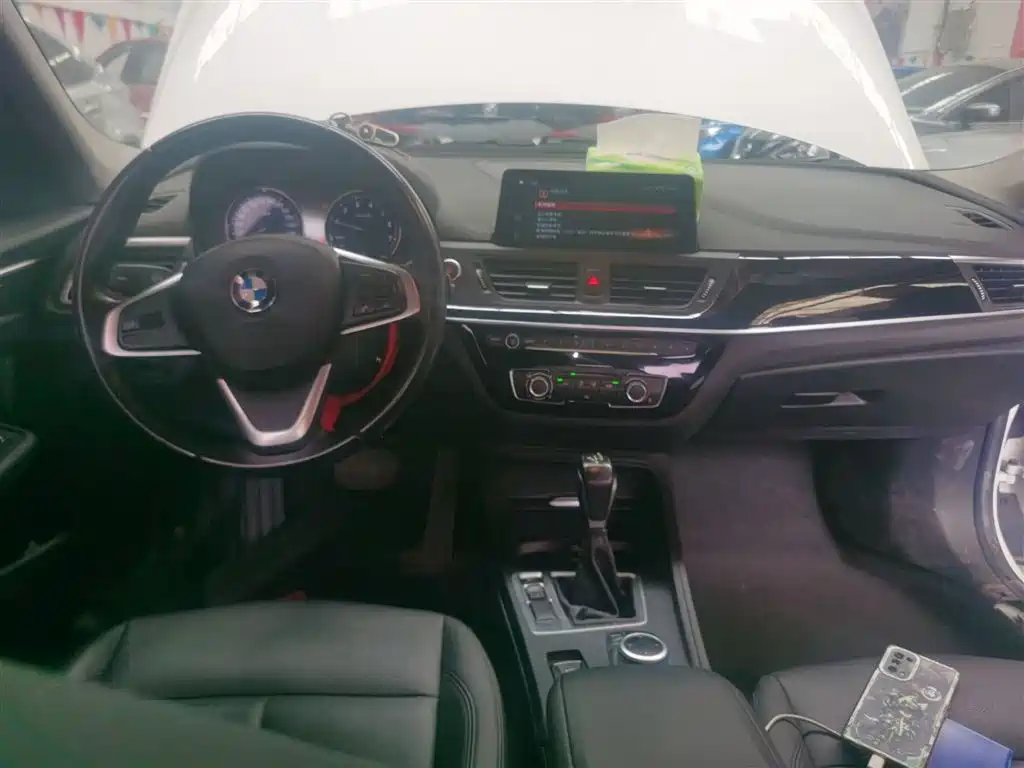 BMW 1 Series 2019 — фото 10
